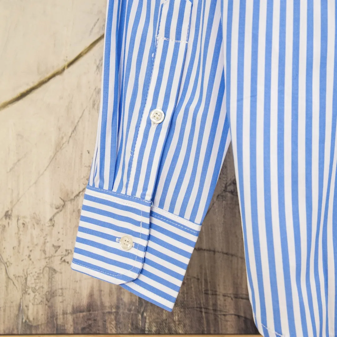 P290 zp version [Exclusive supply] Ralph Lauren/Ralph Lauren 2025SS new old-money style cotton poplin large and small striped long-sleeved casual shirt, 100% restored workmanship, embedded seams and clean edges, curved triangular bifurcation ✅100% cotton poplin, smooth feel, pre-car wash treatment, tighter yarn ✅Custom-dyed original pearlescent white bottom buttons, large and small partitions, vertical eyelets✅Special shaped chiffon foil included in the collar door tube Not easy to deform and pull. ✅ RL three-color large and small vertical striped shirt. Extraordinary isometric. Cleverly matched stripes. Multiple wear to inspire self-expression. Relaxed layering to play with the look of the four seasons. Color: red, blue, green. Size: S M L XL. Number: WW10963.